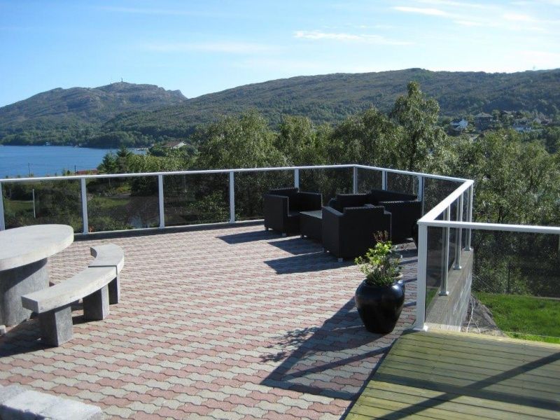 Glassrekkverk /  glass railings