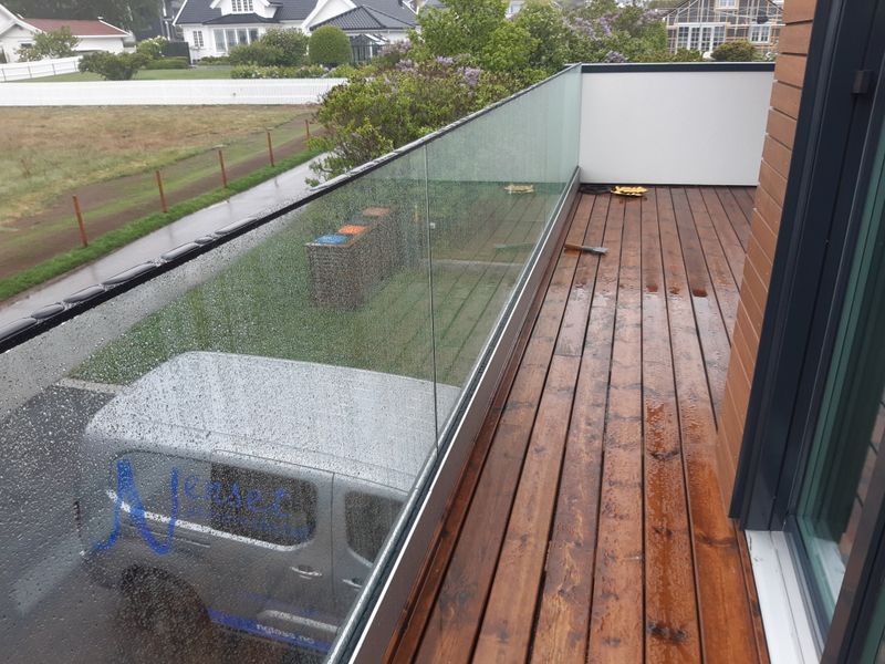 Helglass rekkverk /  full glass railings